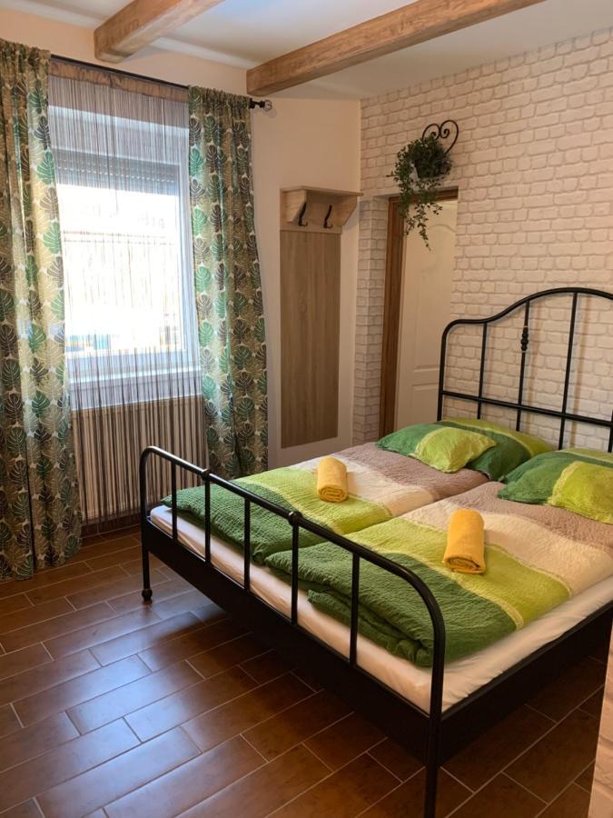 Armada Family Apartment Hajdúszoboszló Buitenkant foto
