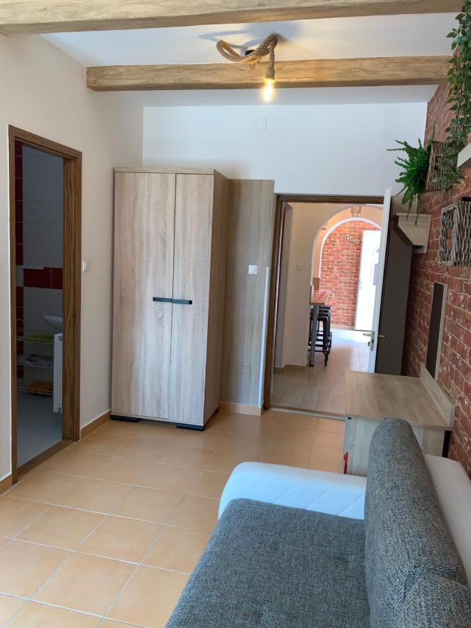 Armada Family Apartment Hajdúszoboszló Buitenkant foto