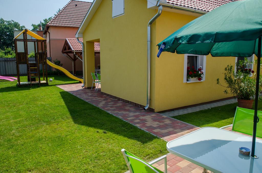 Armada Family Apartment Hajdúszoboszló Buitenkant foto
